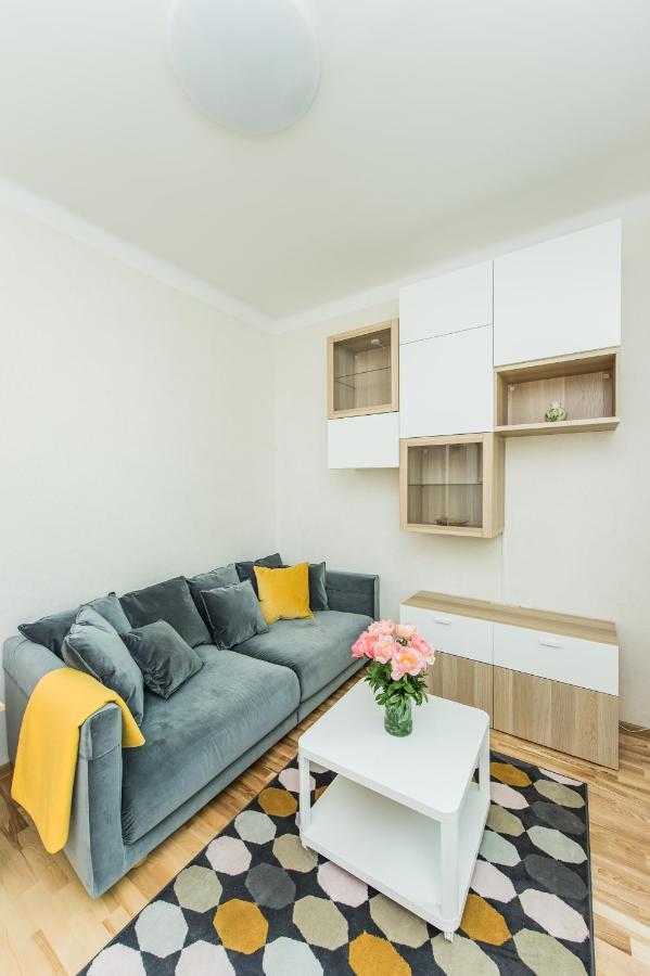 Lovely 1-Bedroom Apartment In Kaunas Old Town Buitenkant foto